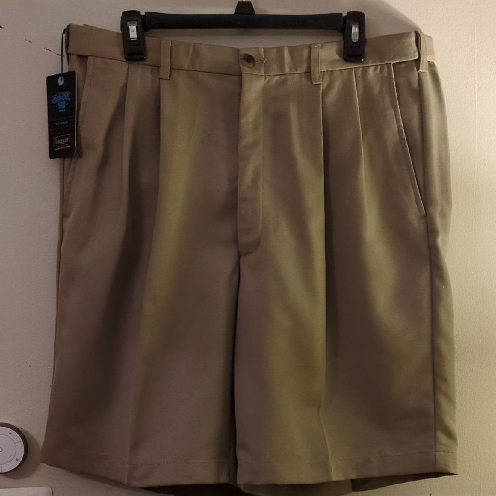 Haggar Men's Pleated Front Khaki Shorts, 36W, NWT